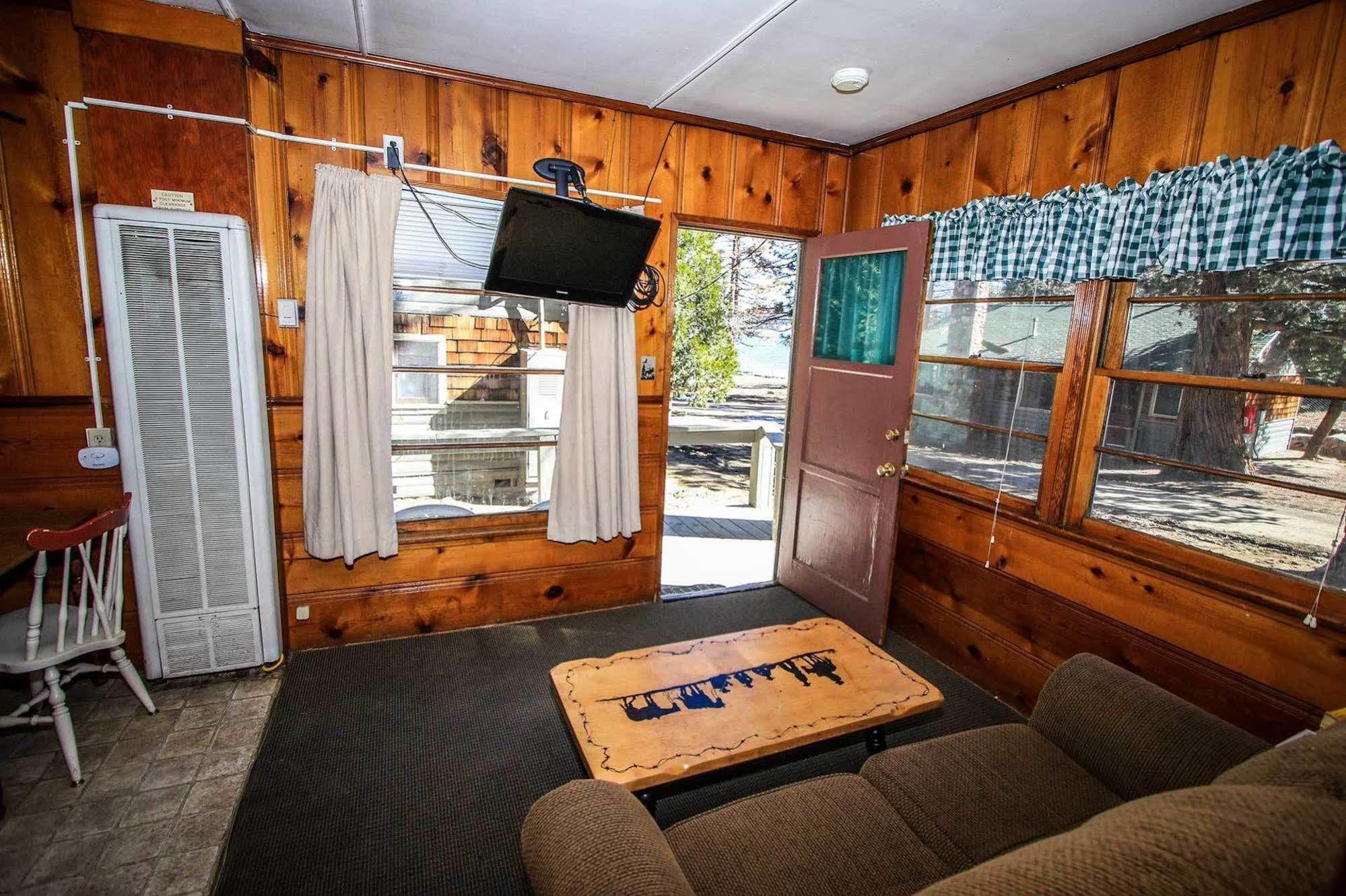Shore Acres Lodge Биг Бэар Лейк Экстерьер фото
