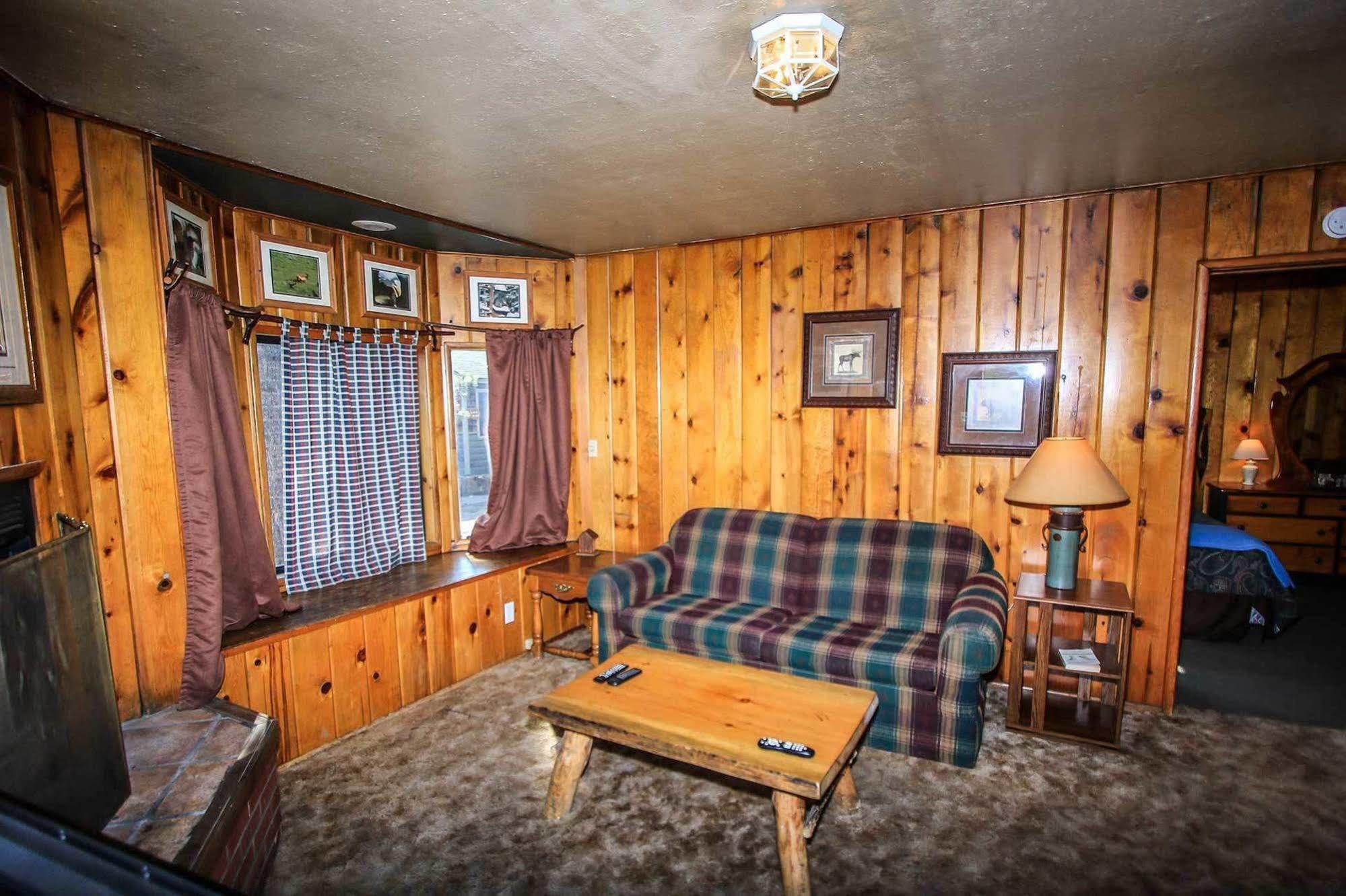 Shore Acres Lodge Биг Бэар Лейк Экстерьер фото