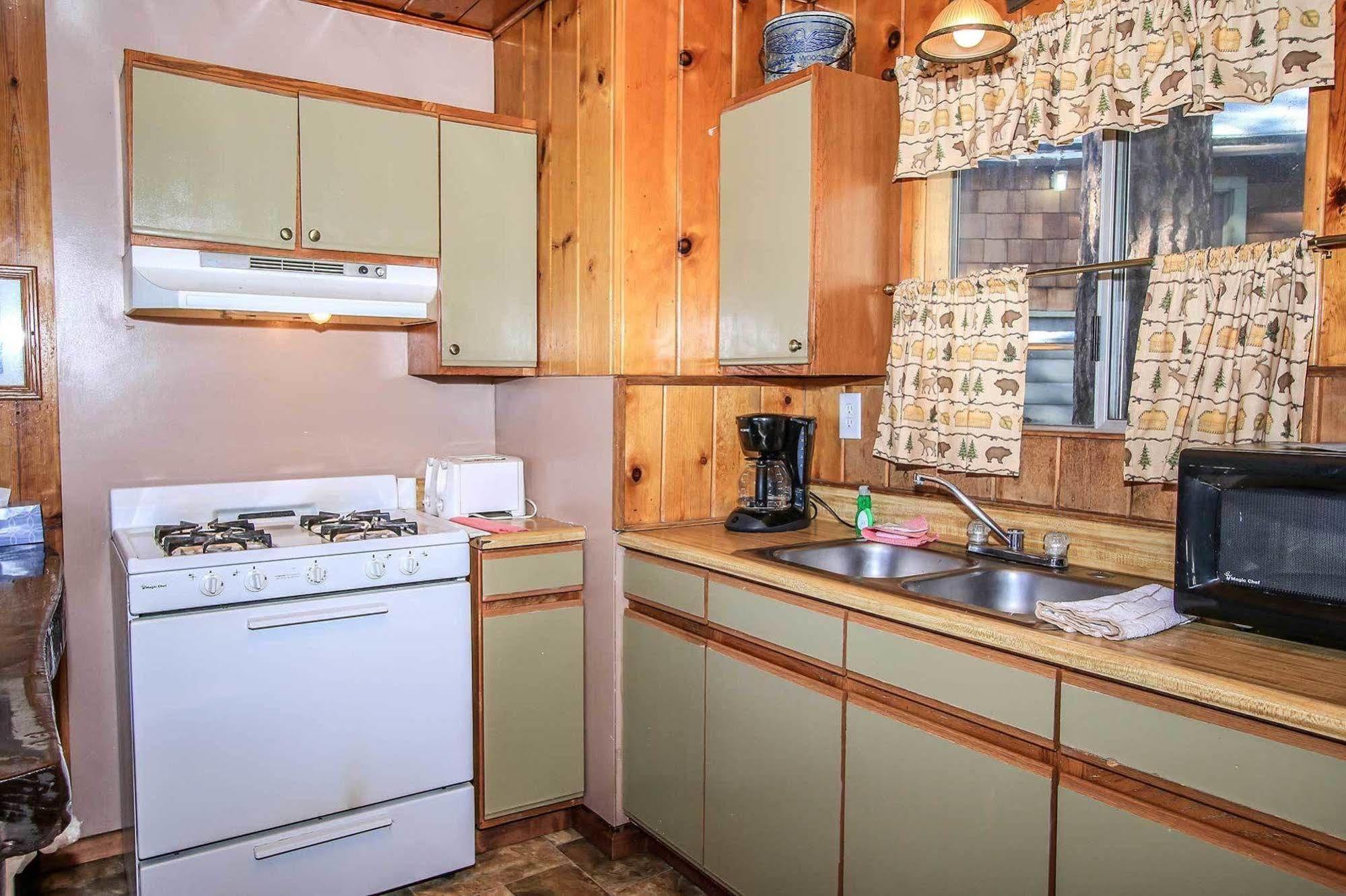 Shore Acres Lodge Биг Бэар Лейк Экстерьер фото