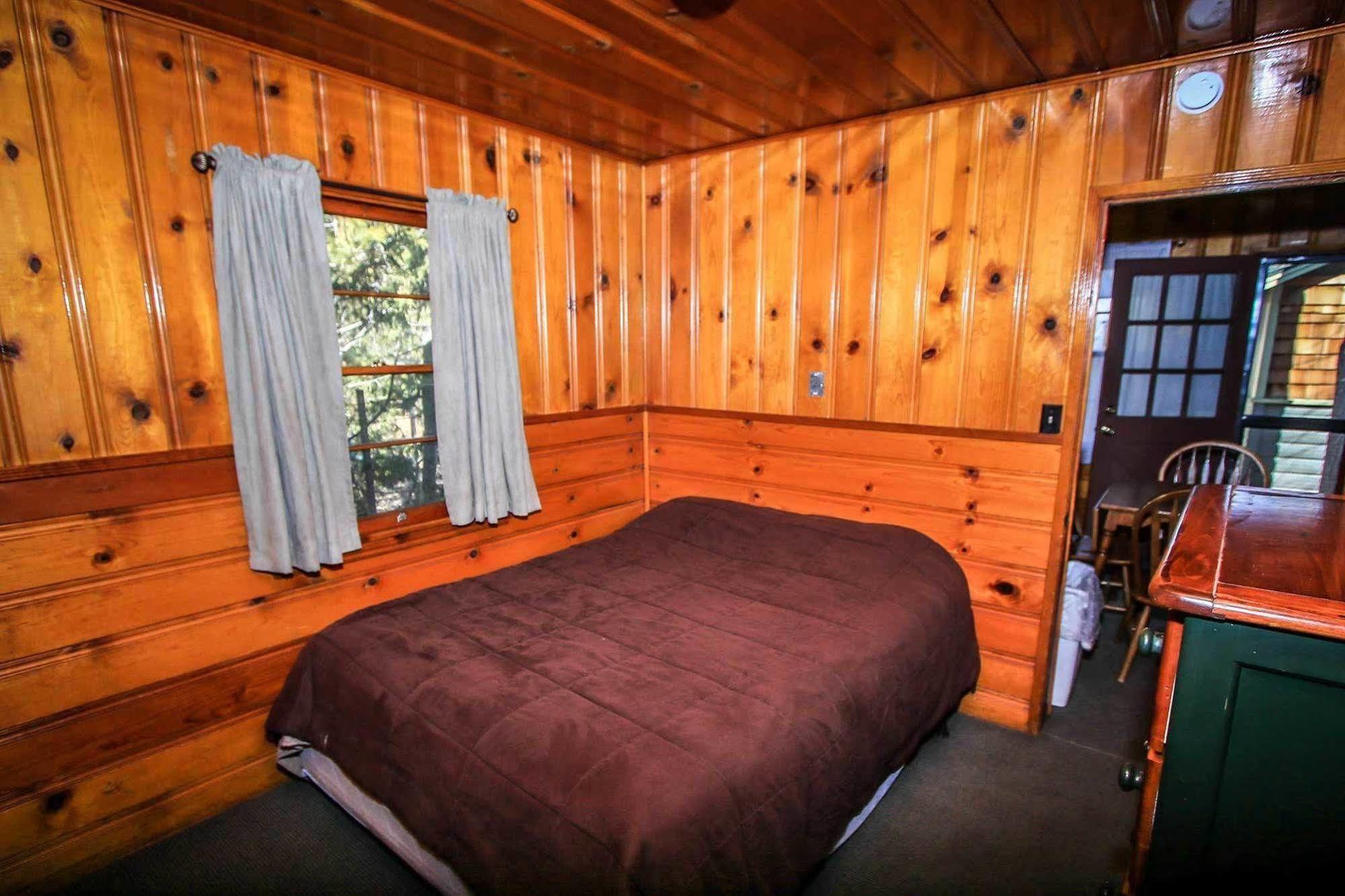 Shore Acres Lodge Биг Бэар Лейк Экстерьер фото