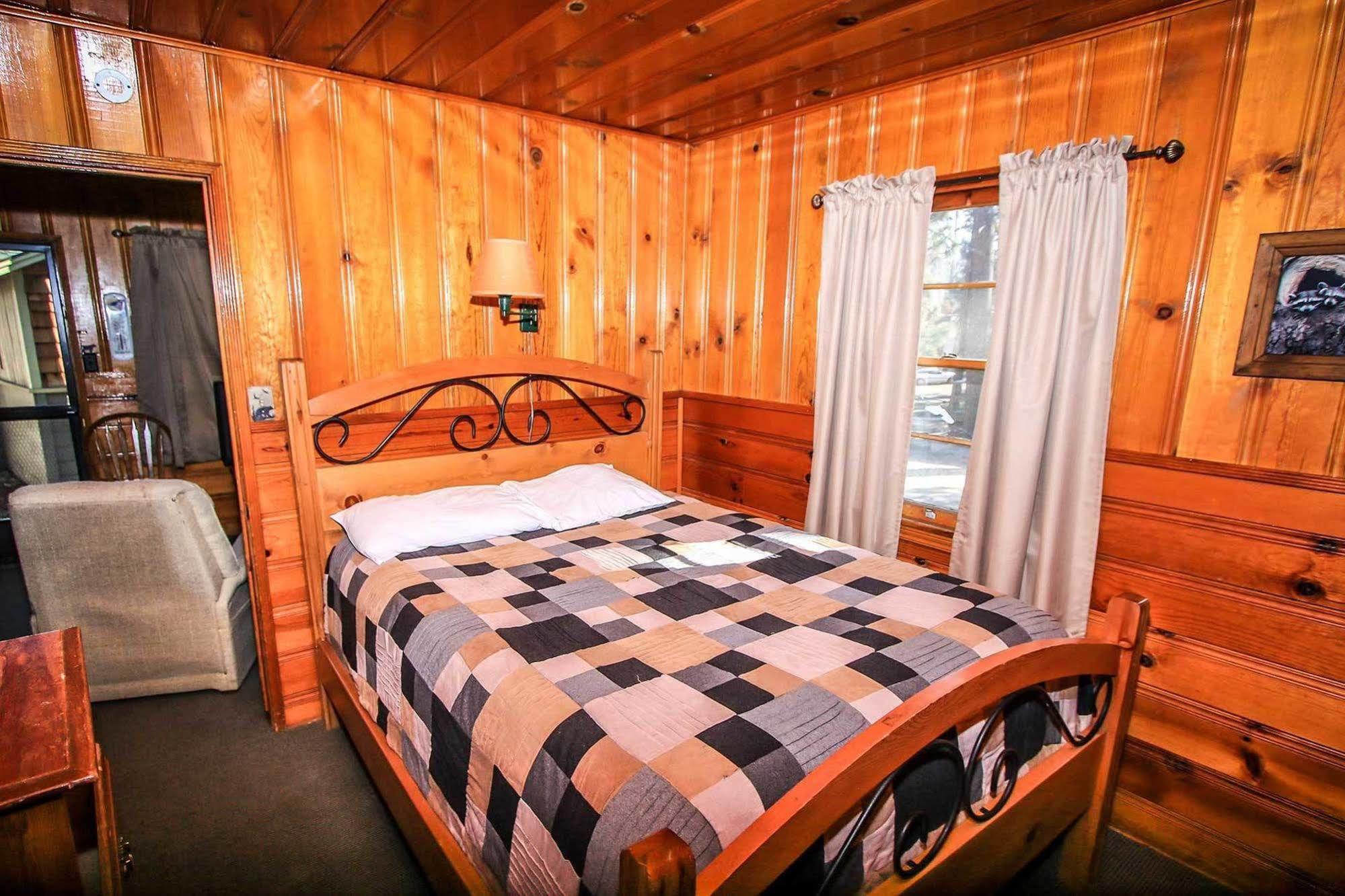 Shore Acres Lodge Биг Бэар Лейк Экстерьер фото